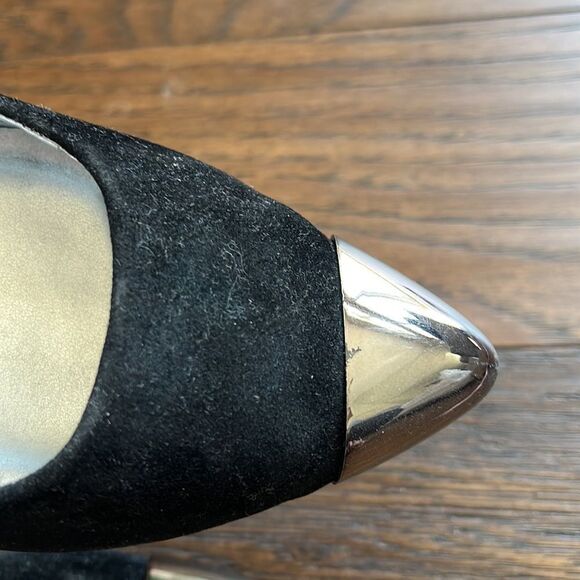 Black faux suede size 6.5 women’s heels with metal / metallic toe - Picture 11 of 12